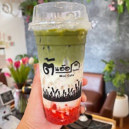 ชาเขียวซอลเนื่อสตอเบอร์รี่(แก้วL)