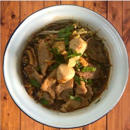 ก๋วยเตี๋ยวหมูน้ำตก ต้มยำ(พิเศษ)