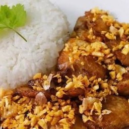 ข้าวราดหมูกระเทียม