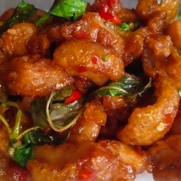 กะเพรากากหมูราดข้าว