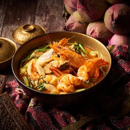 แกงส้มกุ้งแม่น้ำผักรวม