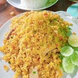 ข้าวผัดผงกะหรี่ (เหมือนข้าวผัดสัปปะรด)