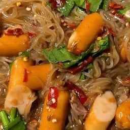 ยำเส้นเล็กไส้กรอก