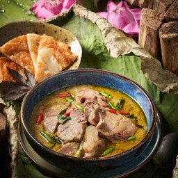 แกงเนื้อน่องลายพริกขี้หนูสวนโรตี