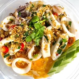 ข้าวปลาหมึกคั่วพริกเกลือไข่ข้น