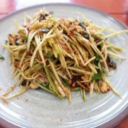 ยำมะม่วงธรรมดาแซ่บๆ