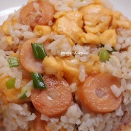 ข้าวผัดไส้กรอก.