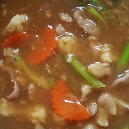 ราดหน้าหมูหรือไก่