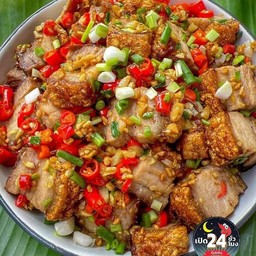 หมูกรอบคั่วพริกเกลือ