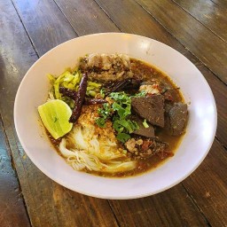 ขนมจีนเป็นแสน บางแสนสาย4ใต้