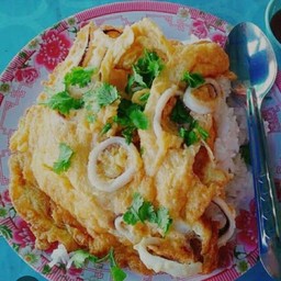 ข้าวไข่เจียวปลาหมืก