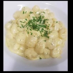 น็อคกี้กอร์กอนโซล่าครีมชีส