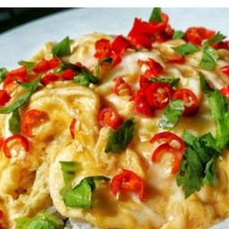 ข้าวราดไข่ข้นหมูสับพริกสด