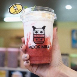 นมสดสตรอเบอรี่เกาหลี