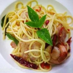 พาสต้าเบค่อนพริกแห้ง