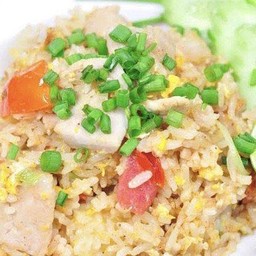 ข้าวผัดหมูหรือไก่