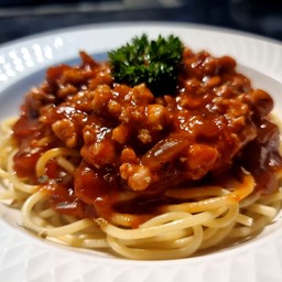 สปาเก็ตตี้มะเขือเทศหมู