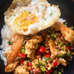 ข้าวหมูสามชั้นพริกเกลือ+ไข่ดาว