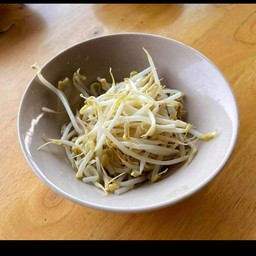 ถั่วงอกลวก