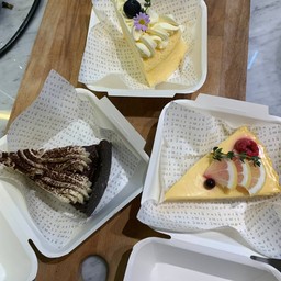 cakes-buy 3 get 1 free