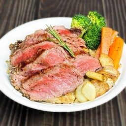 ข้าวผัดเนยกระเทียมเนื้อสเต๊ก