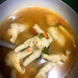 ต้มแซ่บตีนไก่