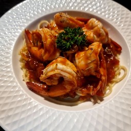สปาเก็ตตี้มะเขือเทศกุ้ง