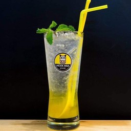 สัปปะรดโซดา