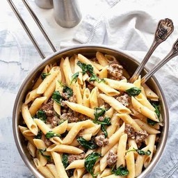 พาสต้าไส้กรอกผักโขมครีมซอส