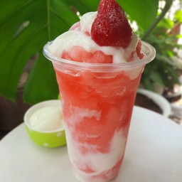 สตอเบอรี่สมูทตี้โยเกิร์ต