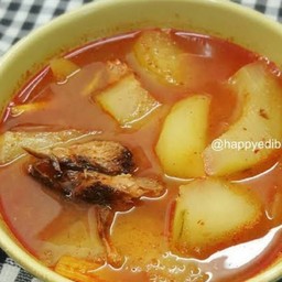 แกงส้มปลากระป๋องมะละกอ