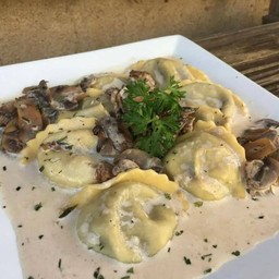 ราวิโอลี่เห็ดครีมชีส