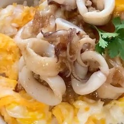 ข้าวราดไข่ข้นปลาหมึก