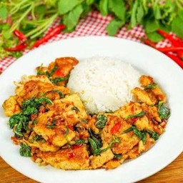 ข้าวไข่เจียวผัดกะเพรา