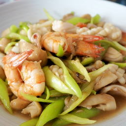 ข้าวผัดพริกทะเล