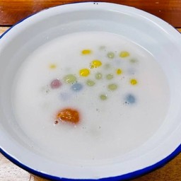 บัวลอยไข่หวานมะพร้าวอ่อน