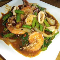 ผัดพริกแกงทะเล