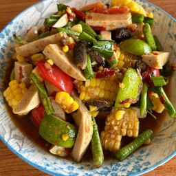 ตำข้าวโพดปูปลาร้าหมูยอ