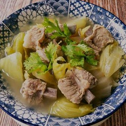 เกี่ยมฉ่ายกระดูกหมู