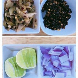เครื่องเคียง ข้าวซอย