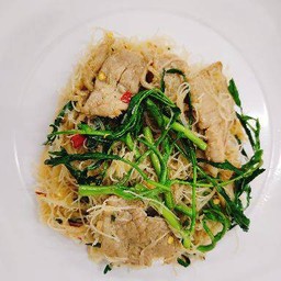 หมี่กระเฉดหมูนุ่มLM