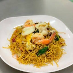 ผัดขี้เมาบะหมี่กรอบรวมมิตร