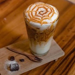 คาราเมลแมคเคียอาโต้ เย็น