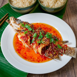 ข้าวปลากะพงราดพริก