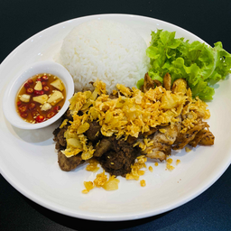 ข้าวไก่ทอดกระเทียม