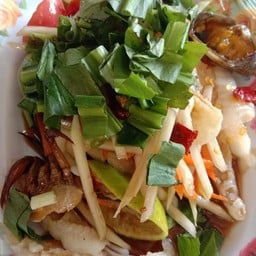 ตำตีนไก่ขายำ