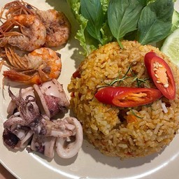 ข้าวผัดพริกแกง (ระบุเนื้อสัตว์)