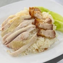ข้าวมันไก่ต้ม+หมูกรอบ