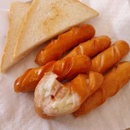 ไส้กรอกไก่หนังกรอบสอดไส้ชีสสสสส