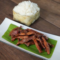 หมูแดดเดียวพร้อมข้าวเหนียว